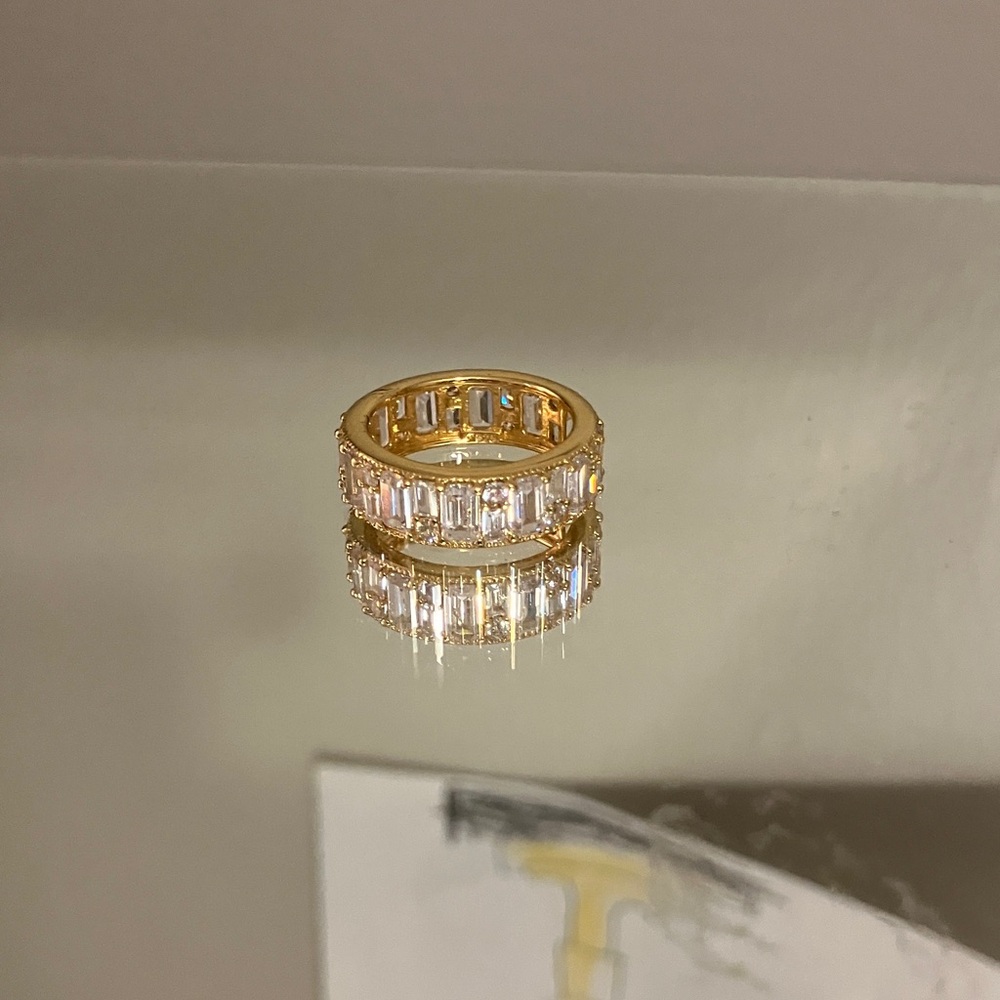 Nordstrom Gold Ring with Crystals- size 6